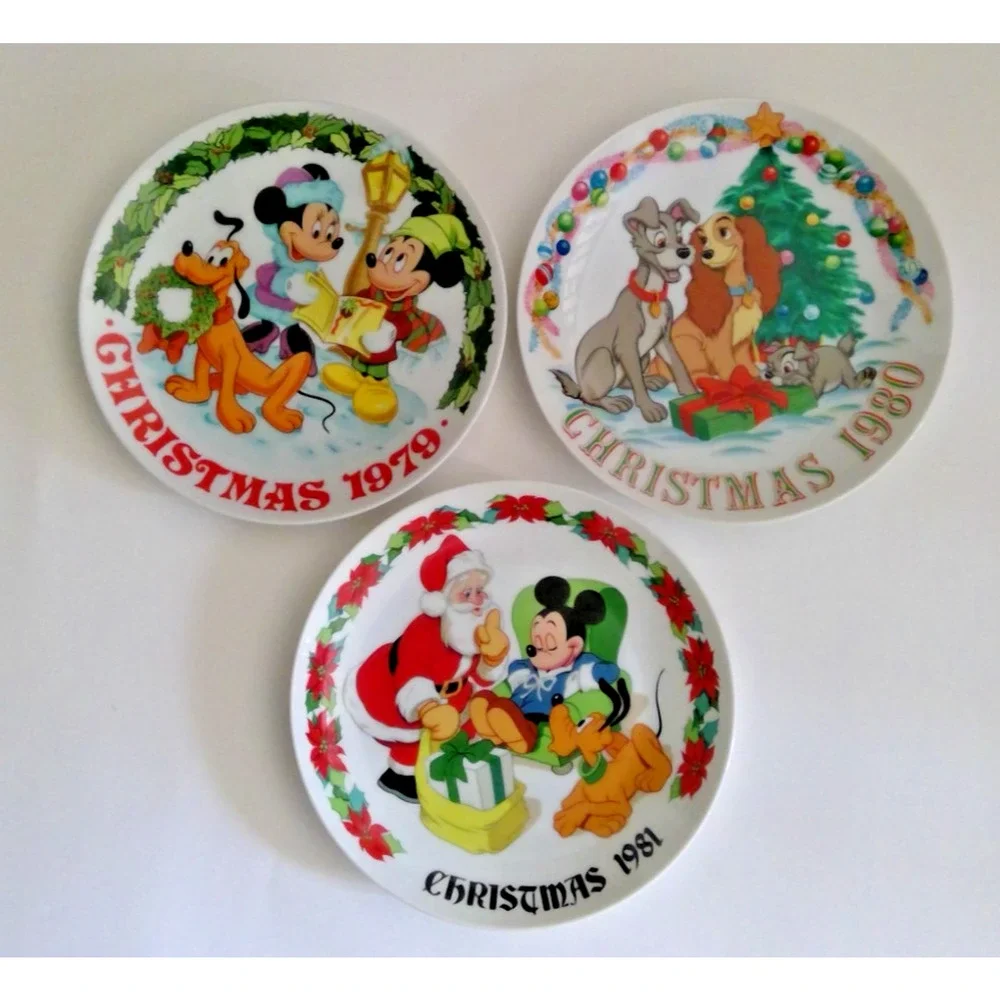 WALT DISNEY THIRD EDITION CHRISTMAS 1979. 1980, 1981 DECORATIVE PLATES- VINTAGE